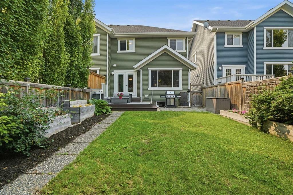 14 River Heights Crescent, Cochrane, AB - Outdoor