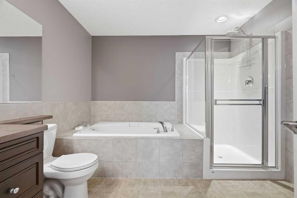 14 River Heights Crescent, Cochrane, AB - Indoor Photo Showing Bathroom