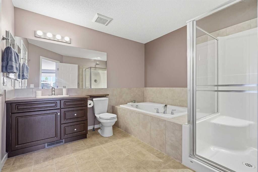 14 River Heights Crescent, Cochrane, AB - Indoor Photo Showing Bathroom