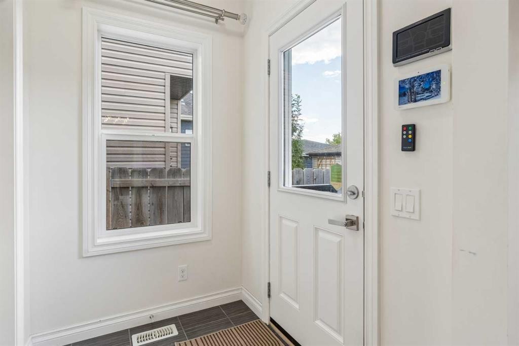 11 Legacy Crescent Se, Calgary, AB - Indoor Photo Showing Other Room