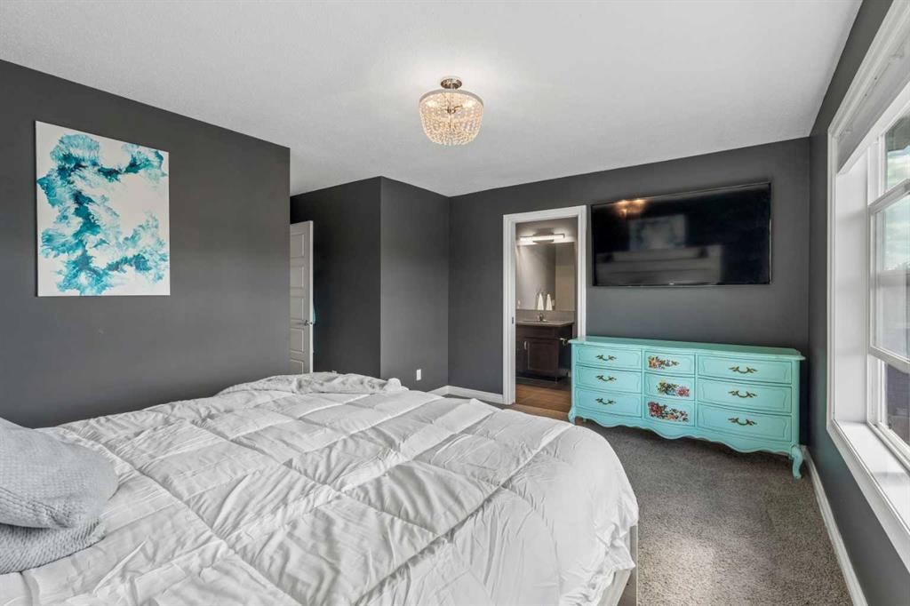 11 Legacy Crescent Se, Calgary, AB - Indoor Photo Showing Bedroom