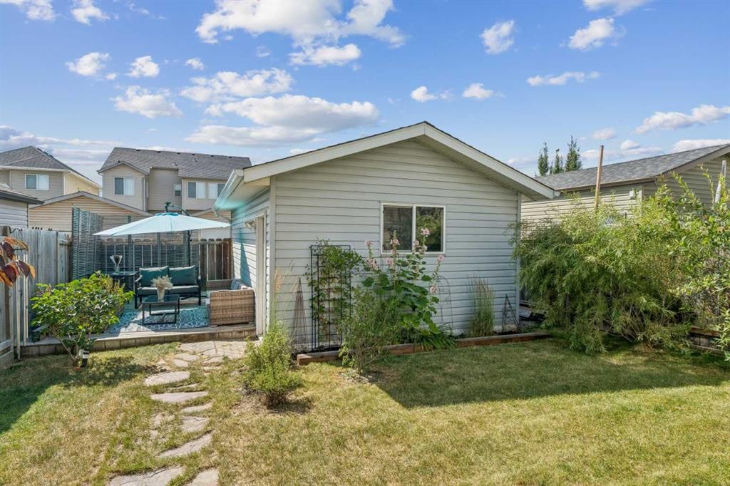 11 Legacy Crescent Se, Calgary, AB - Outdoor