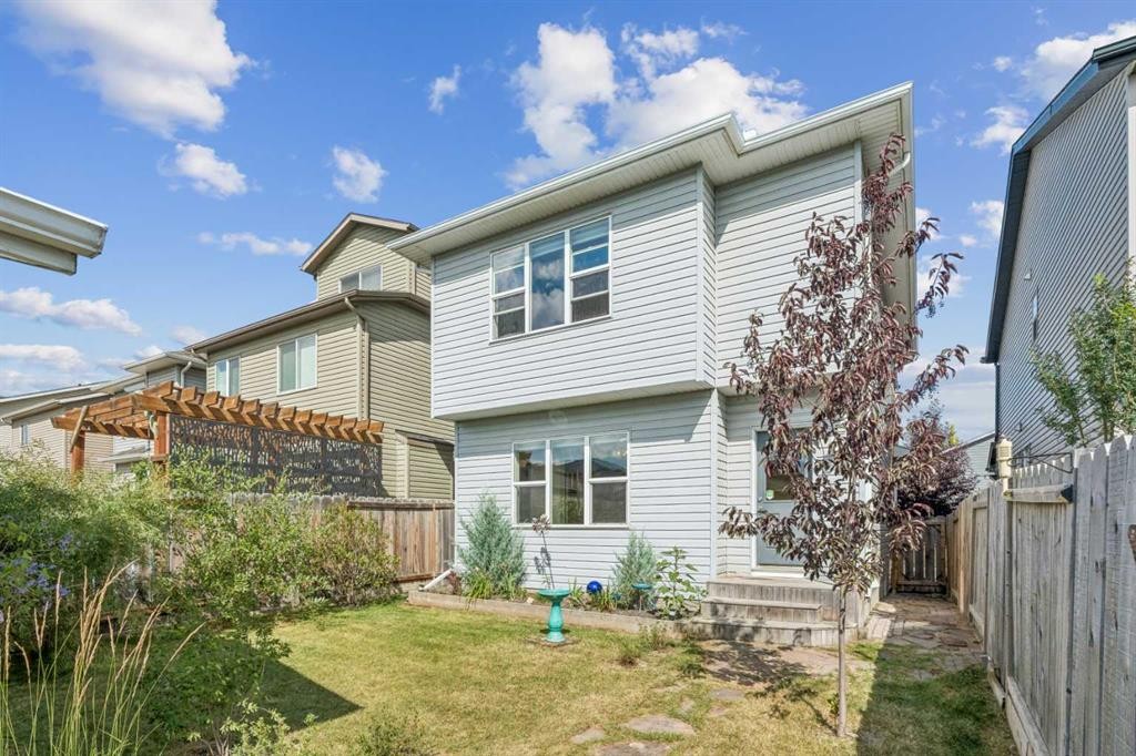 11 Legacy Crescent Se, Calgary, AB - Outdoor