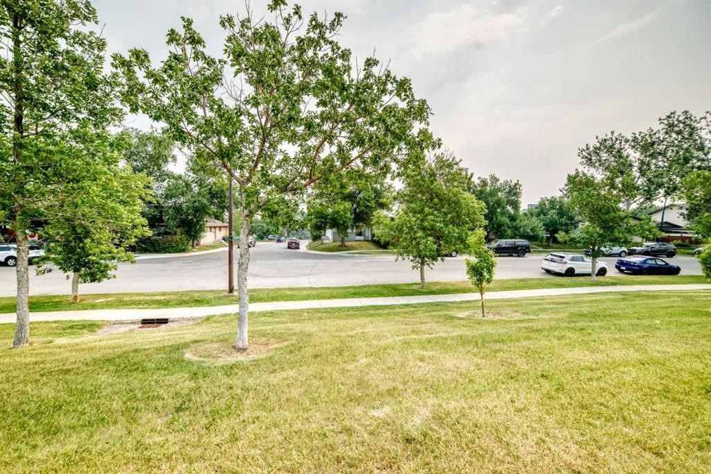 8524 Berwick Road Nw, Calgary, AB - Outdoor With View