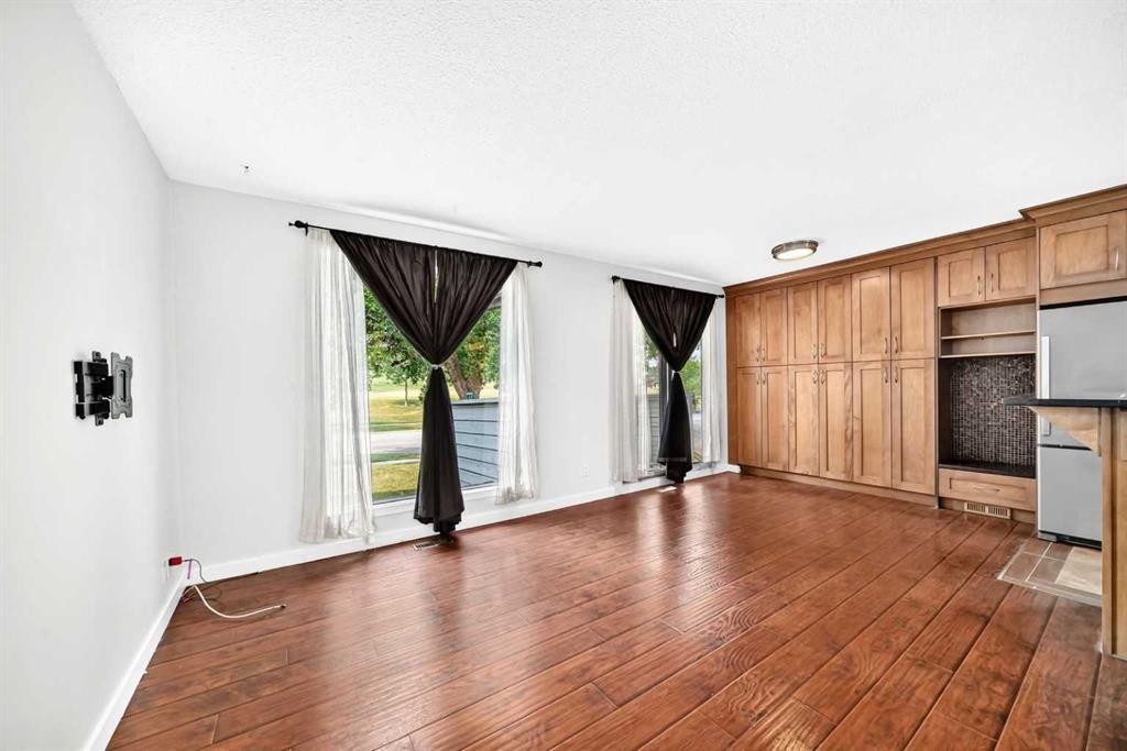 8524 Berwick Road Nw, Calgary, AB - Indoor