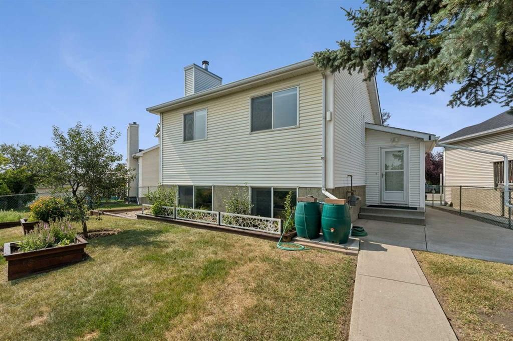 246 Mt Lorette Place Se, Calgary, AB - Outdoor With Deck Patio Veranda With Exterior