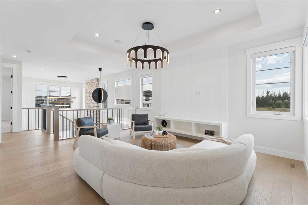 507 Waterford Rise, Chestermere, AB - Indoor Photo Showing Living Room