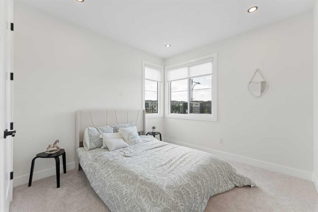 507 Waterford Rise, Chestermere, AB - Indoor Photo Showing Bedroom