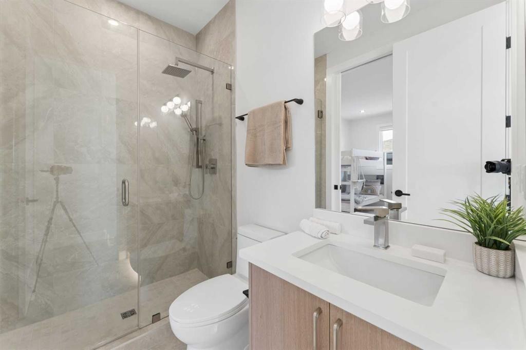 507 Waterford Rise, Chestermere, AB - Indoor Photo Showing Bathroom