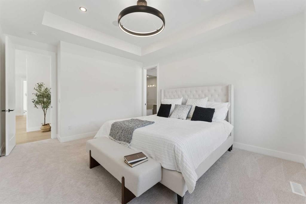 507 Waterford Rise, Chestermere, AB - Indoor Photo Showing Bedroom