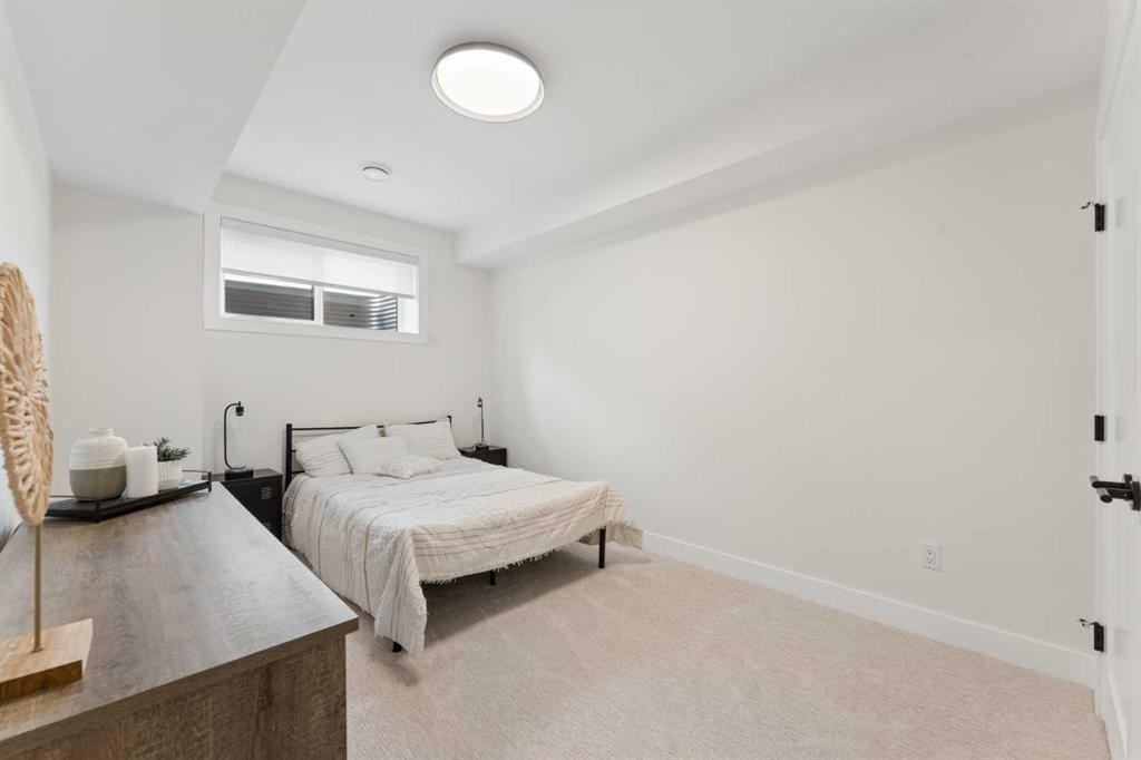 507 Waterford Rise, Chestermere, AB - Indoor Photo Showing Bedroom