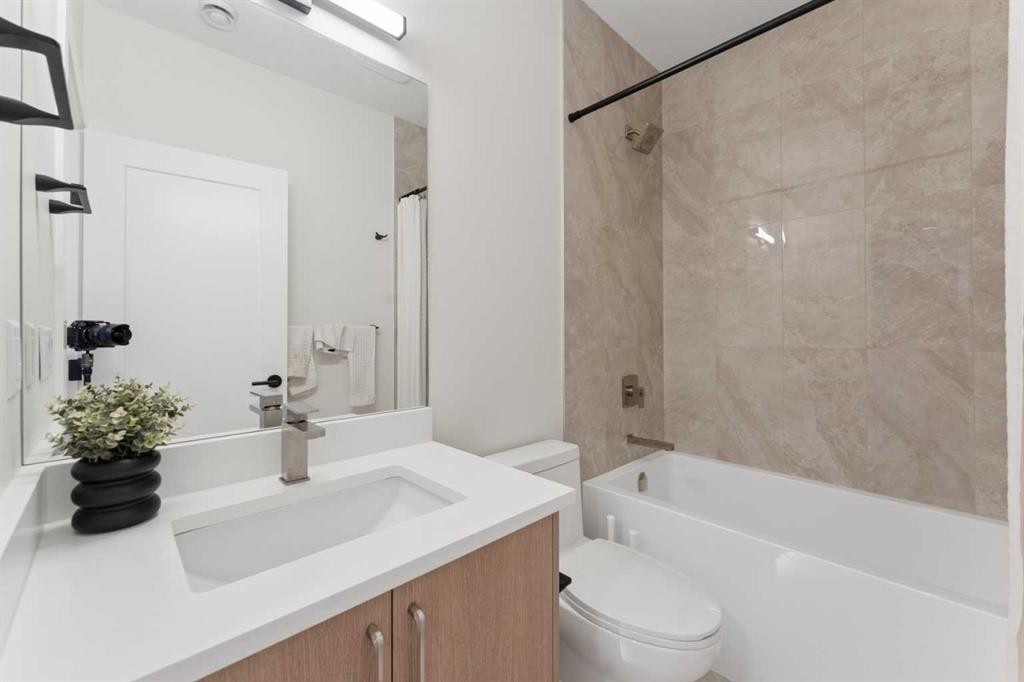 507 Waterford Rise, Chestermere, AB - Indoor Photo Showing Bathroom