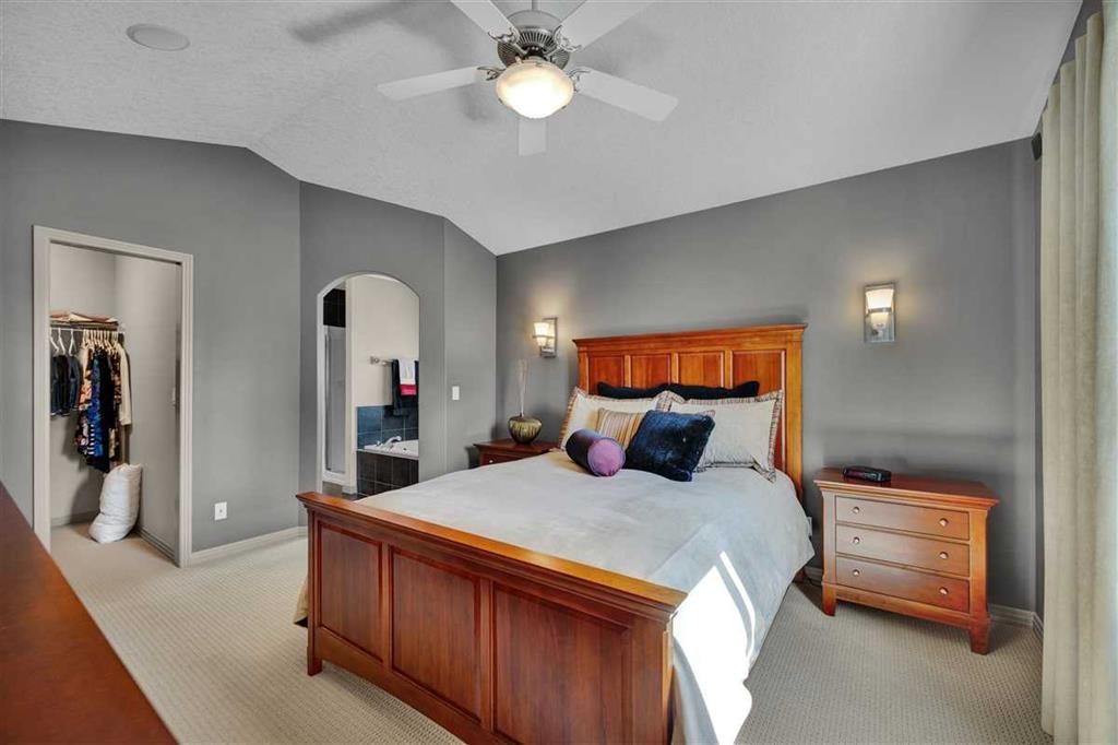 146 Springborough Point Sw, Calgary, AB - Indoor Photo Showing Bedroom