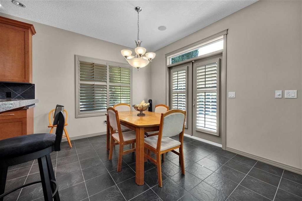146 Springborough Point Sw, Calgary, AB - Indoor Photo Showing Dining Room