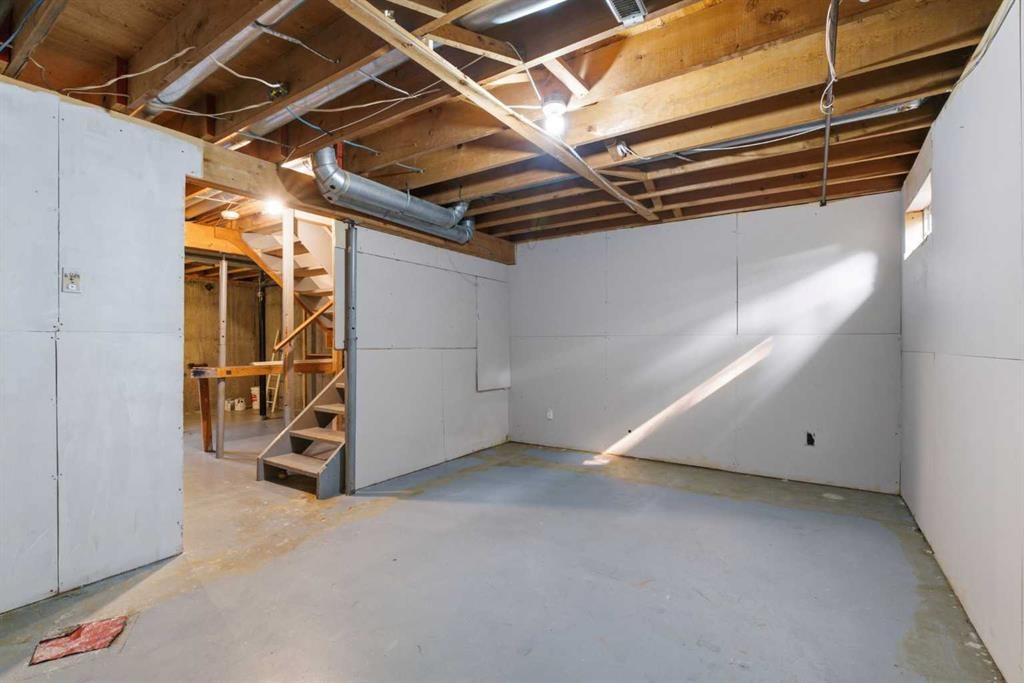 20 Georgian Villas Ne, Calgary, AB - Indoor Photo Showing Basement