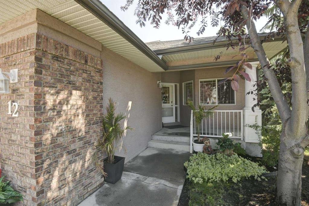 12 Straddock Villas Sw, Calgary, AB