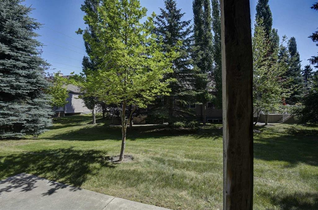 12 Straddock Villas Sw, Calgary, AB