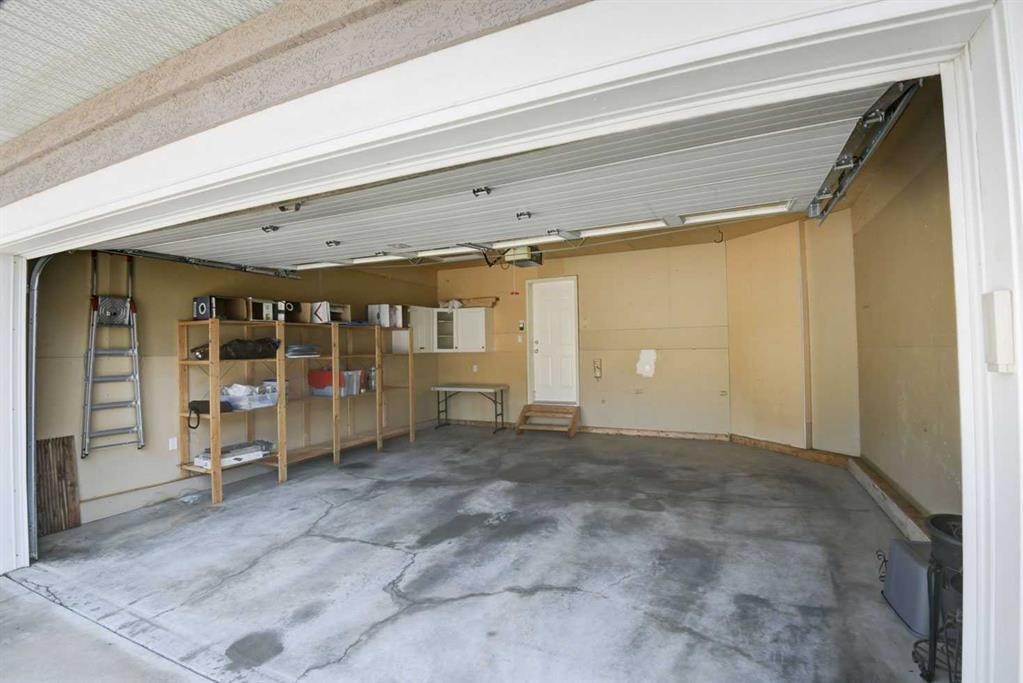 12 Straddock Villas Sw, Calgary, AB - With Exterior