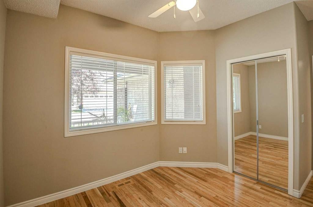 12 Straddock Villas Sw, Calgary, AB