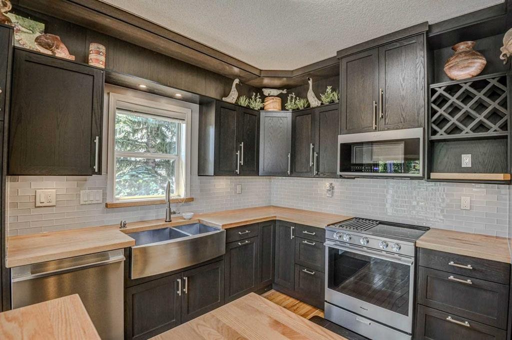 12 Straddock Villas Sw, Calgary, AB
