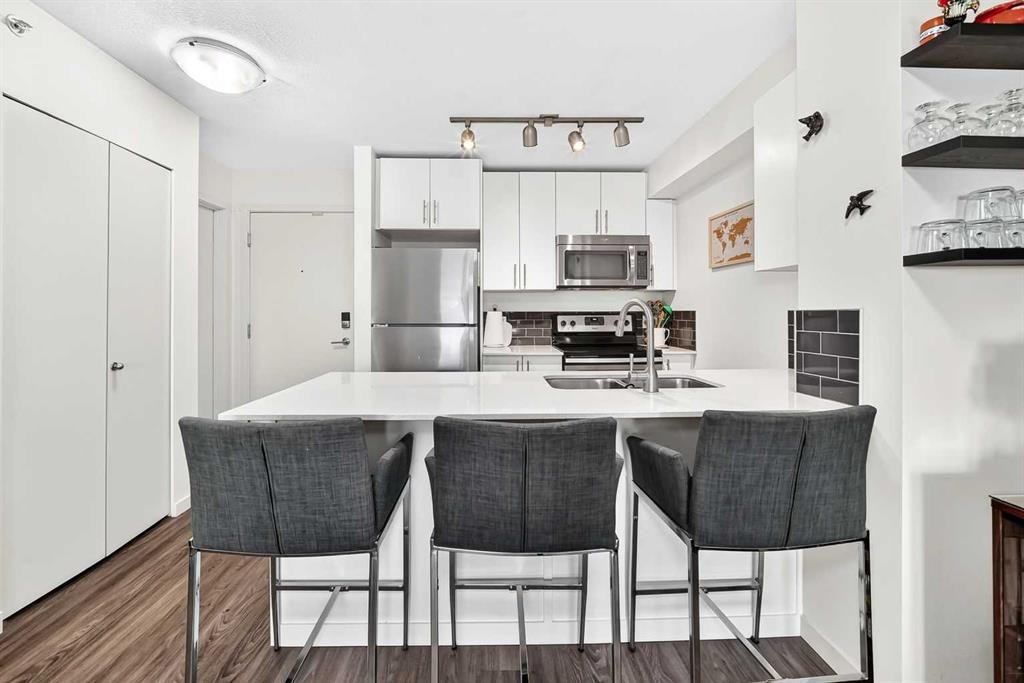 1406-181 Skyview Ranch Manor Ne, Calgary, AB - Indoor Photo Showing Kitchen With Stainless Steel Kitchen With Double Sink