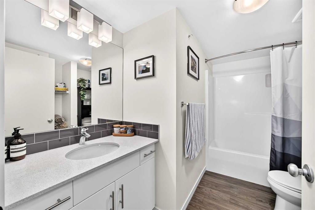 1406-181 Skyview Ranch Manor Ne, Calgary, AB - Indoor Photo Showing Bathroom