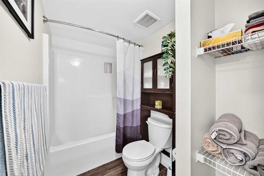 1406-181 Skyview Ranch Manor Ne, Calgary, AB - Indoor Photo Showing Bathroom