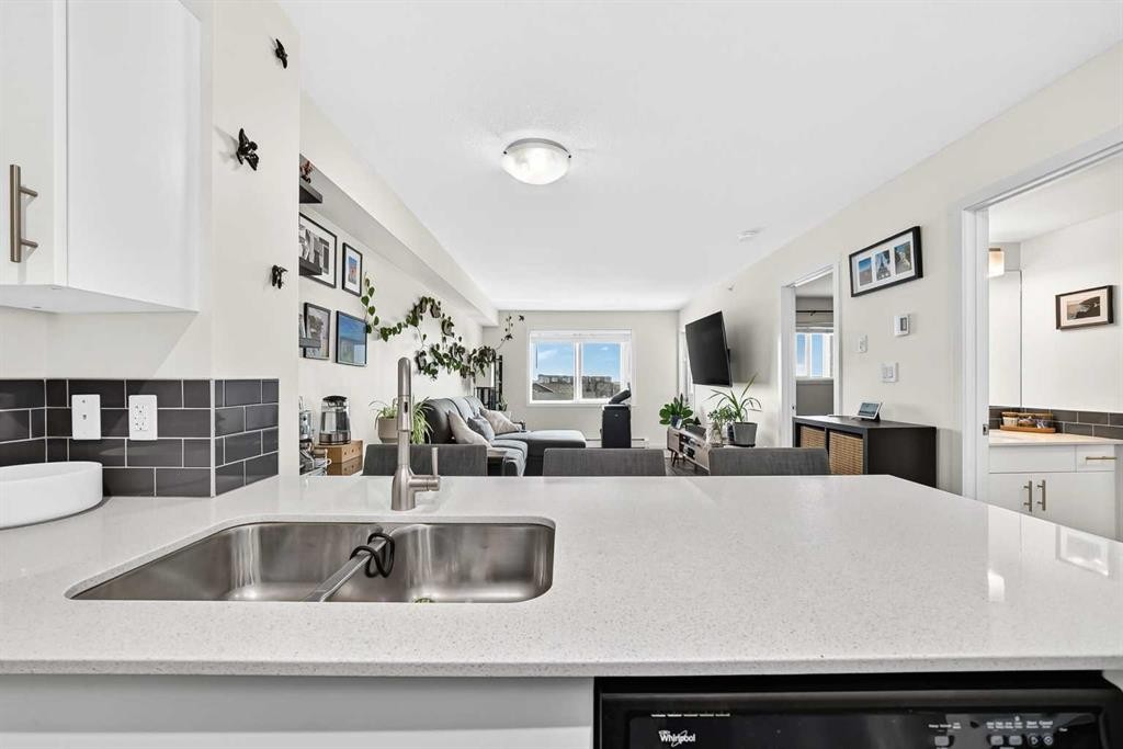 1406-181 Skyview Ranch Manor Ne, Calgary, AB - Indoor Photo Showing Kitchen With Double Sink