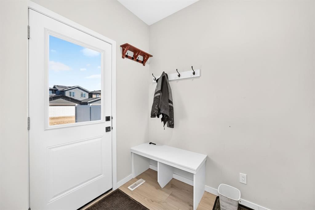 20 Corner Glen Avenue Ne, Calgary, AB - Indoor Photo Showing Other Room