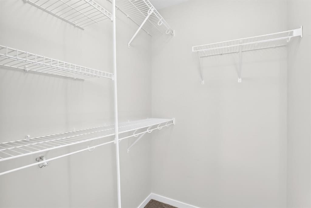 20 Corner Glen Avenue Ne, Calgary, AB - Indoor With Storage