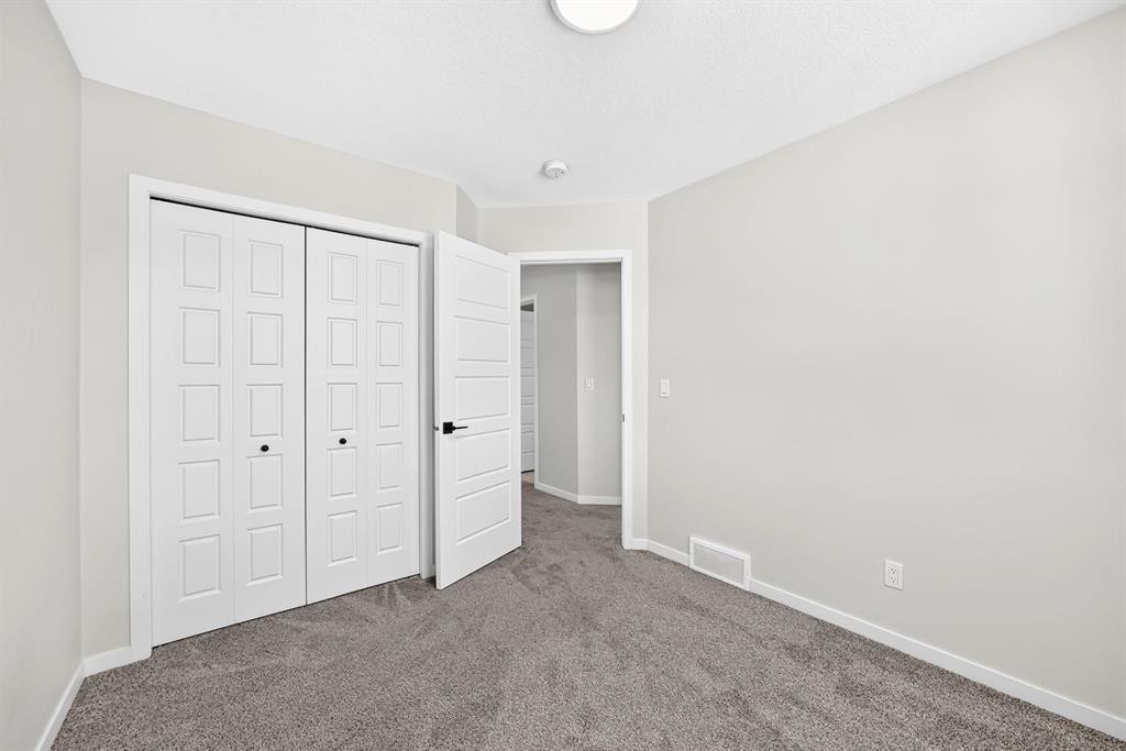 20 Corner Glen Avenue Ne, Calgary, AB - Indoor