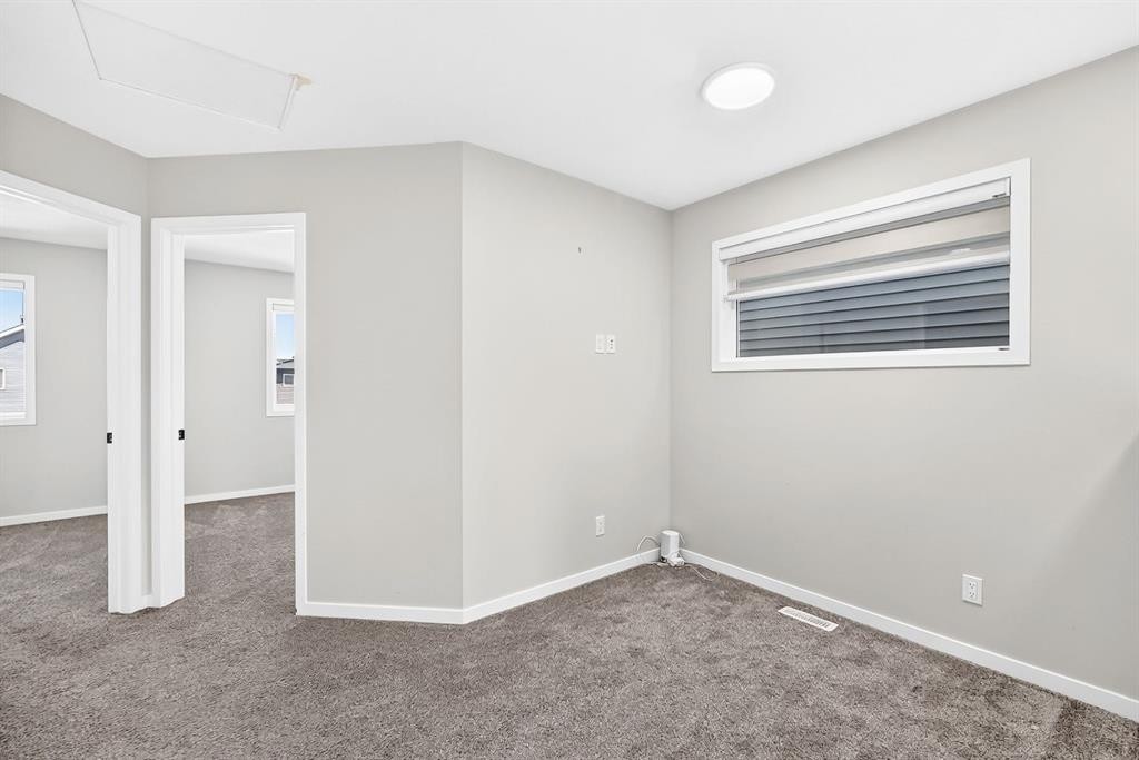 20 Corner Glen Avenue Ne, Calgary, AB - Indoor Photo Showing Other Room