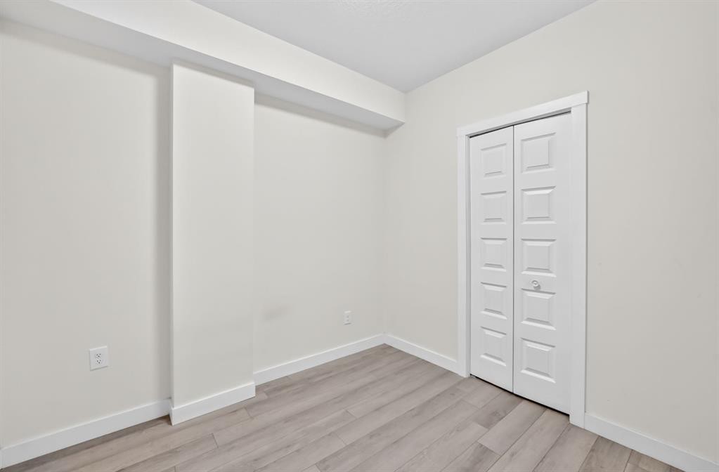 20 Corner Glen Avenue Ne, Calgary, AB - Indoor Photo Showing Other Room