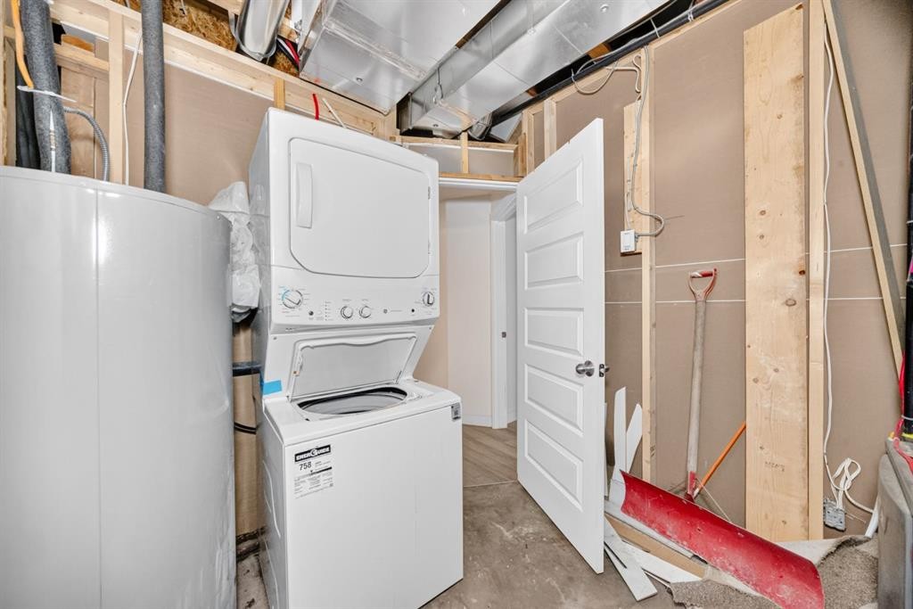 20 Corner Glen Avenue Ne, Calgary, AB - Indoor Photo Showing Laundry Room