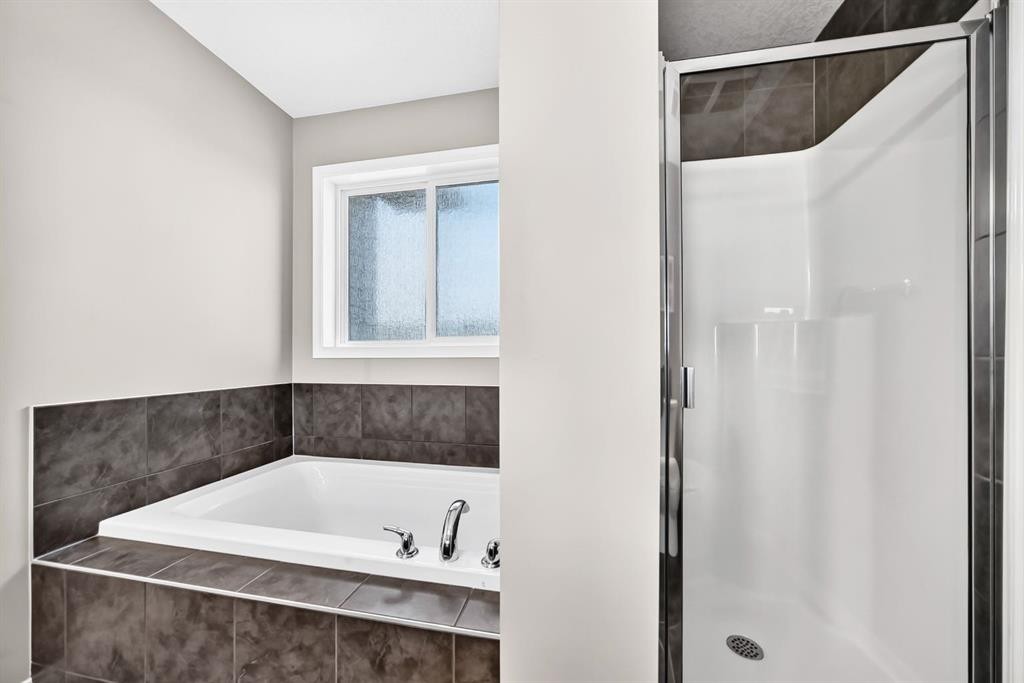 325 Kincora Glen Rise Nw, Calgary, AB - Indoor Photo Showing Bathroom
