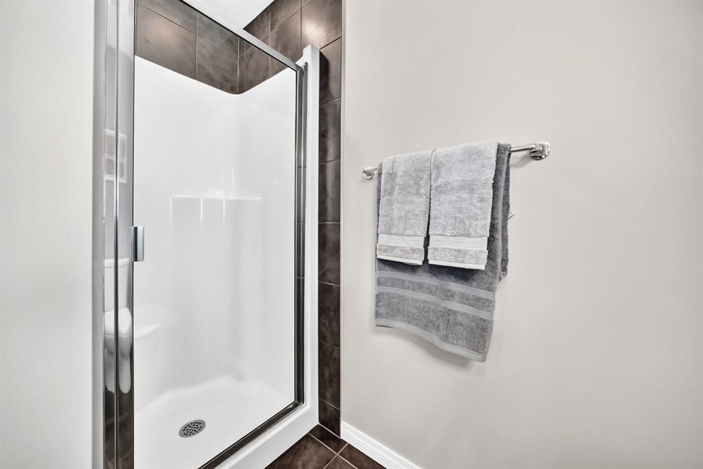 325 Kincora Glen Rise Nw, Calgary, AB - Indoor Photo Showing Bathroom