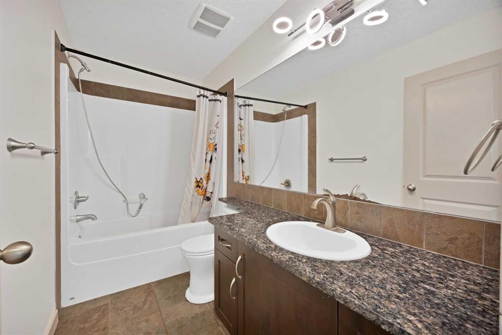 130 Panamount Road Nw, Calgary, AB - Indoor Photo Showing Bathroom