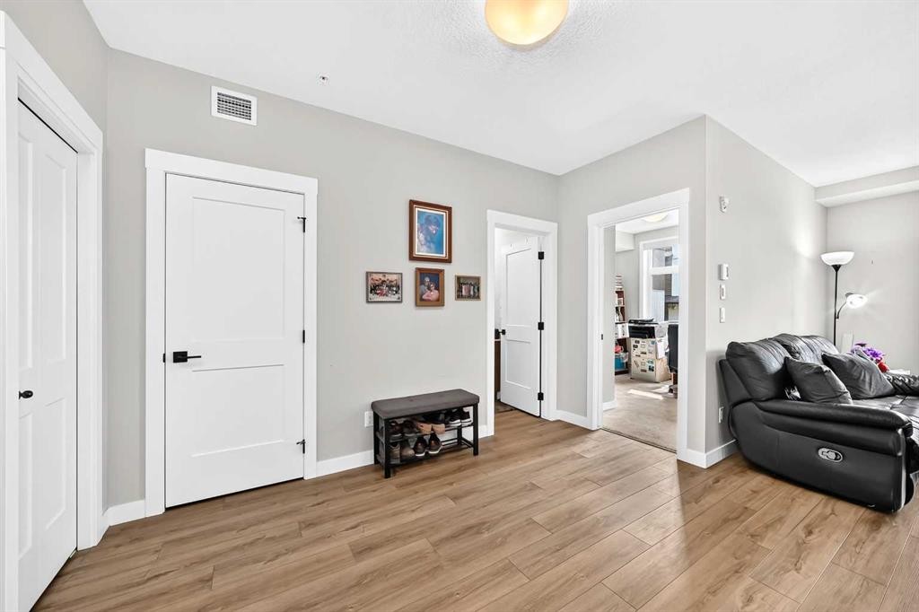 6106-200 Seton Circle Se, Calgary, AB - Indoor