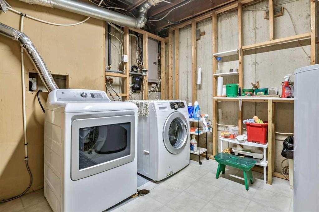 216 B Royal, Diamond Valley, AB - Indoor Photo Showing Laundry Room