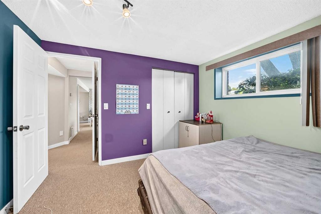1823 65 Street Ne, Calgary, AB - Indoor Photo Showing Bedroom