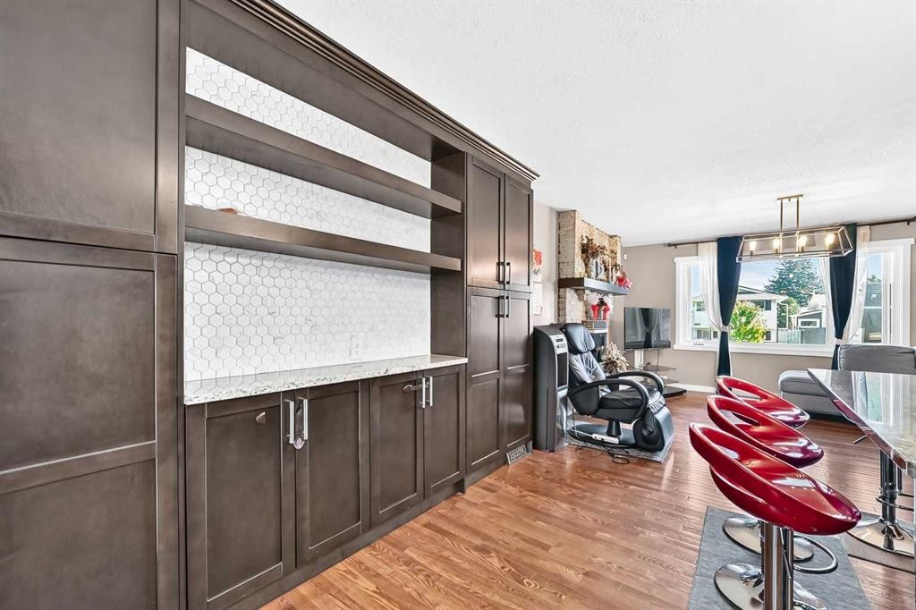 1823 65 Street Ne, Calgary, AB - Indoor Photo Showing Other Room