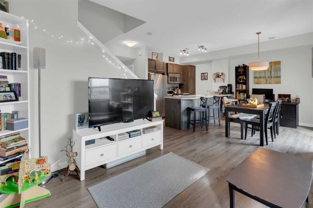 205-250 Fireside View, Cochrane, AB - Indoor Photo Showing Other Room