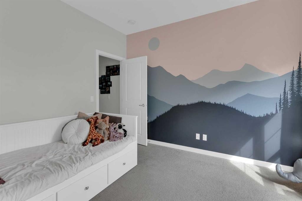205-250 Fireside View, Cochrane, AB - Indoor Photo Showing Bedroom