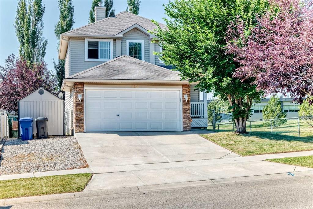124 West Lakeview Drive, Chestermere, AB - Outdoor