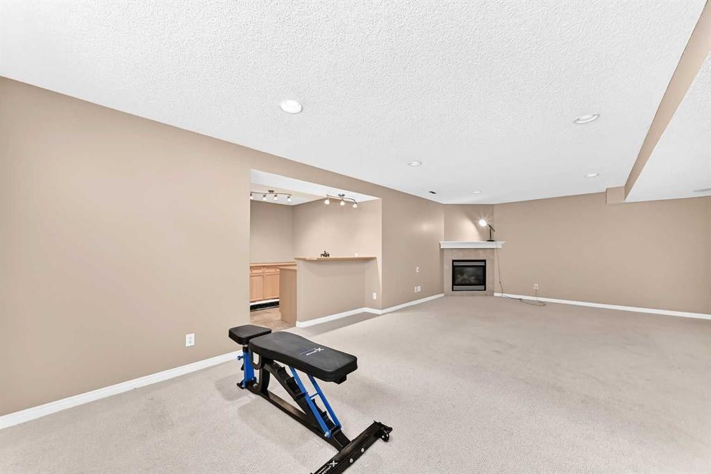 124 West Lakeview Drive, Chestermere, AB - Indoor