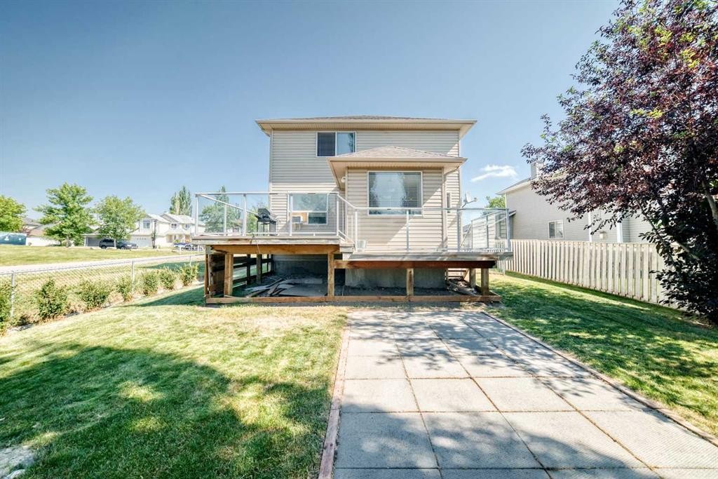 124 West Lakeview Drive, Chestermere, AB - Outdoor