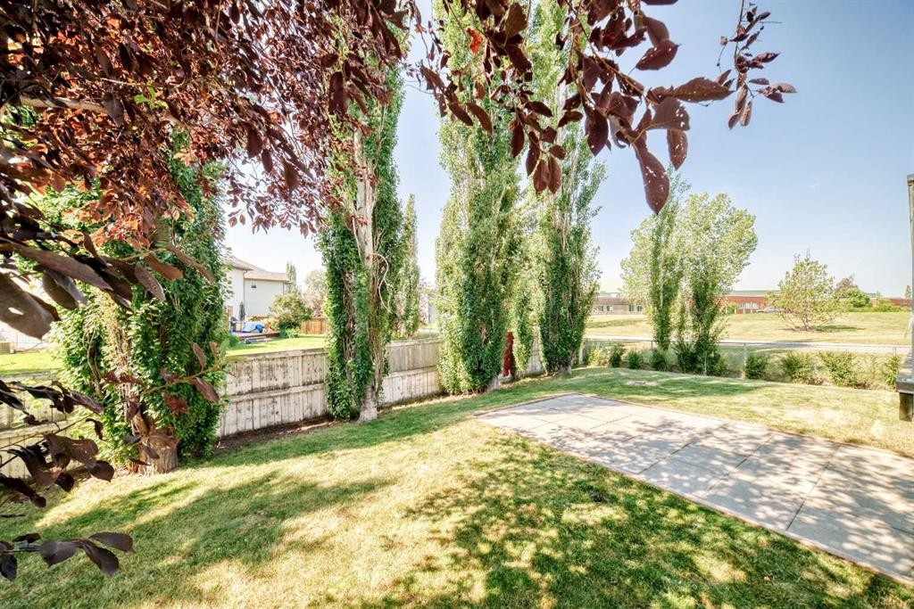 124 West Lakeview Drive, Chestermere, AB - Outdoor