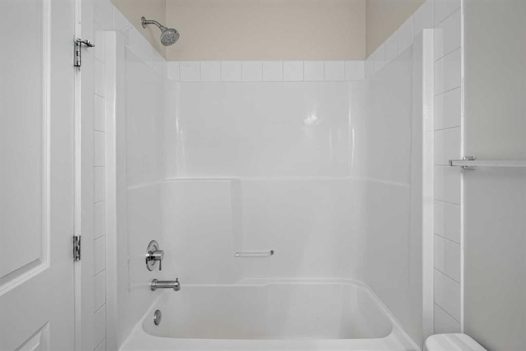 604 Skyview Point Place Ne, Calgary, AB - Indoor Photo Showing Bathroom