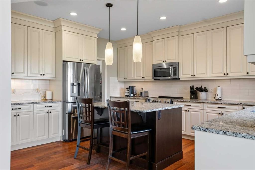 76 Auburn Glen Heights Se, Calgary, AB - Indoor Photo Showing Kitchen With Upgraded Kitchen