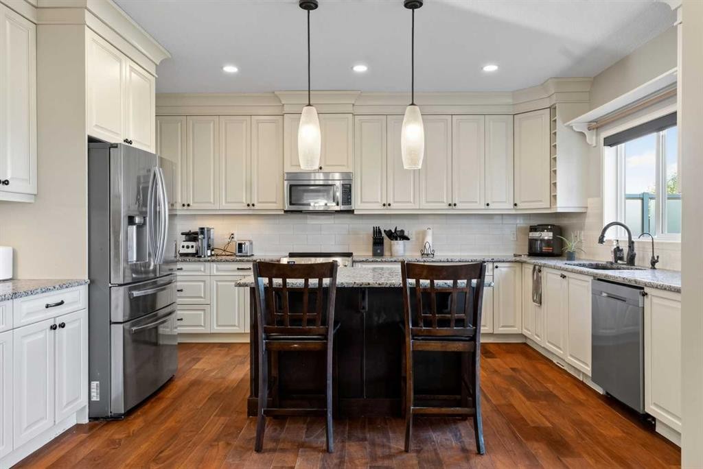 76 Auburn Glen Heights Se, Calgary, AB - Indoor Photo Showing Kitchen With Upgraded Kitchen